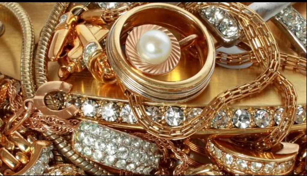 Сдаю место под ремонт ювелирных изделий: 7000 KGS Магазины | Бишкек ...