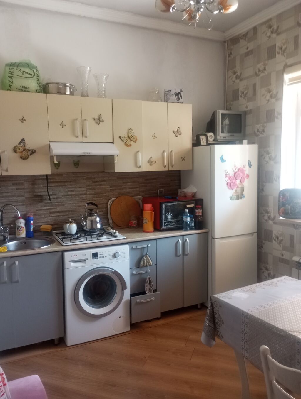 90 kv. m, 3 otaqlı, Artezian quyusu, Telefon, İnternet