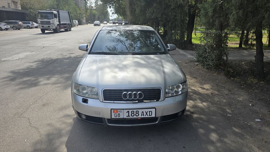 Audi A4: 2002 г., 2 л, Механика, Бензин, Седан: фото 2