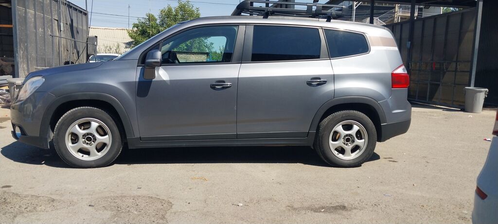 Chevrolet Orlando: 2016 г., 2 л, Автомат, Газ, Минивэн: фото 2