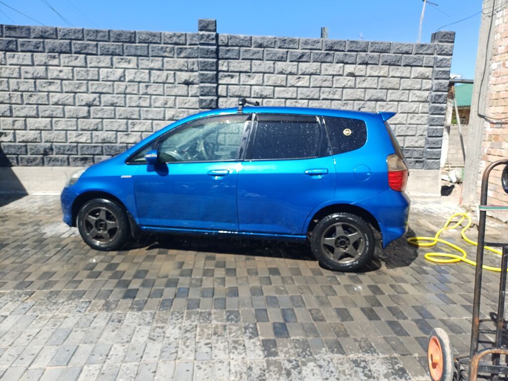 Honda Fit: 2004 г., 1.3 л, Автомат, Бензин, Хэтчбэк: фото 3