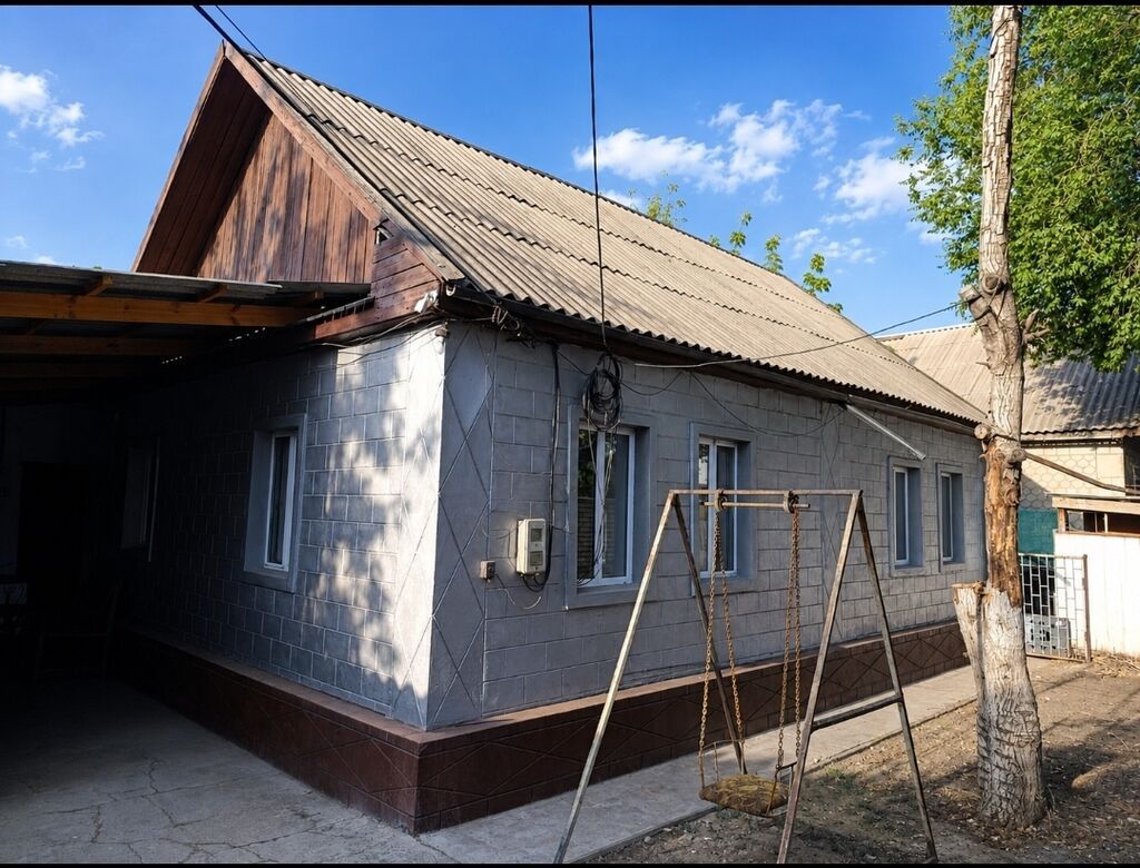 Дом с участком и хозпостройками. - саманный одноэтажный дом с: фото 2