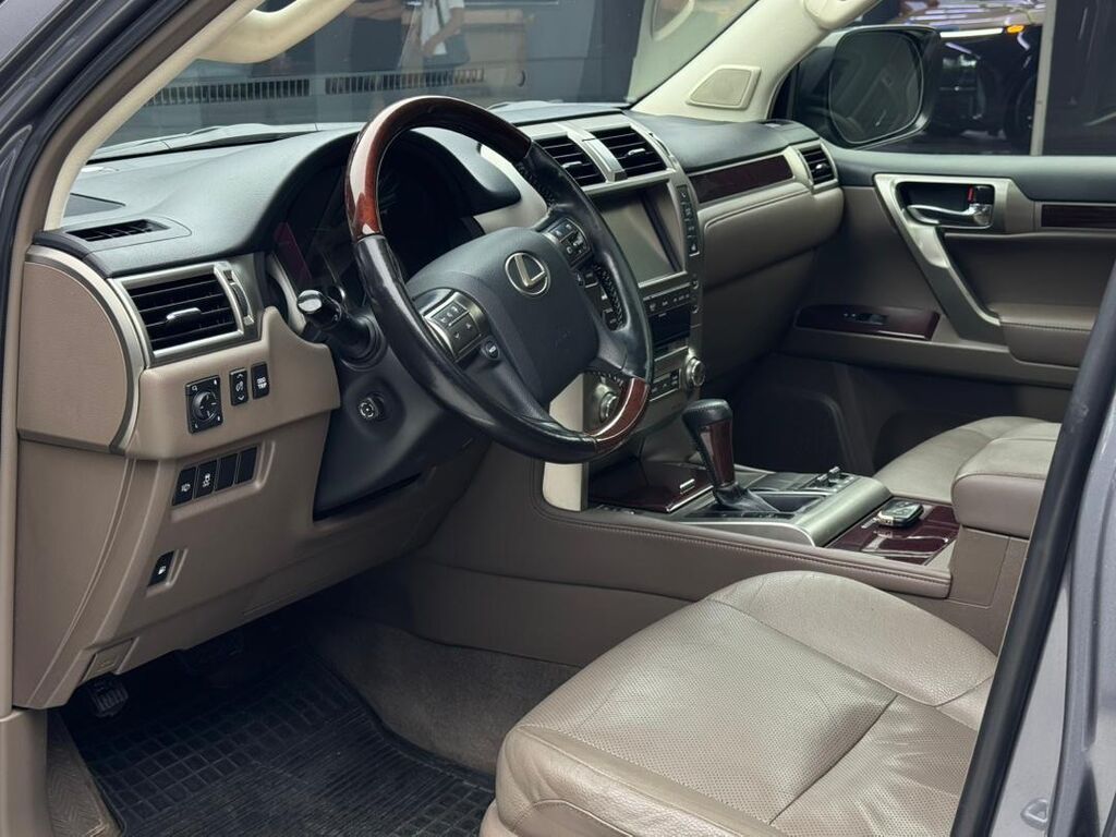 Lexus GX: 2017 г., 4.6 л, Автомат, Бензин, Внедорожник: фото 7