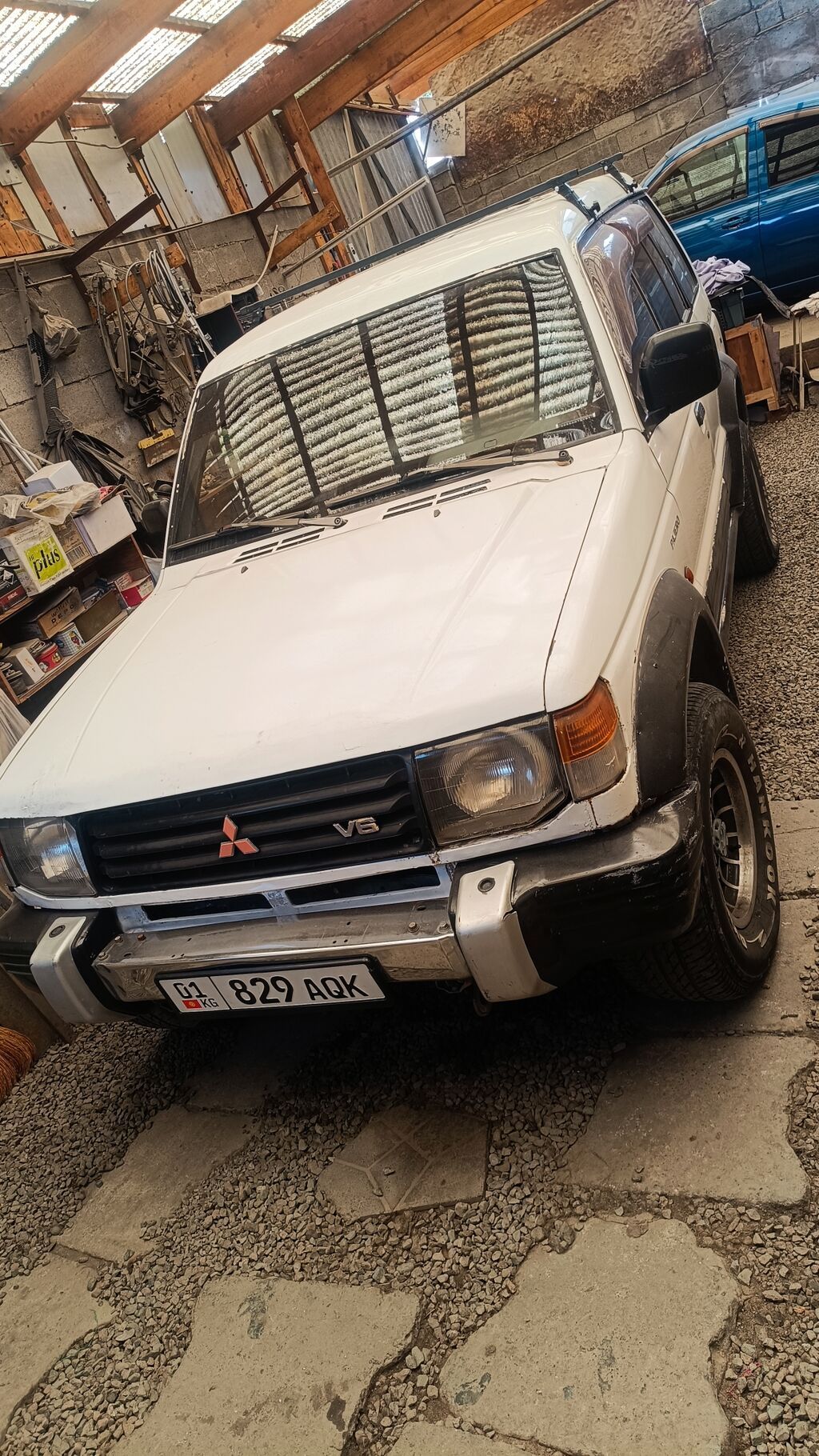 Mitsubishi Pajero: 1992 г., 3 л, Механика, Бензин, Внедорожник: фото 1