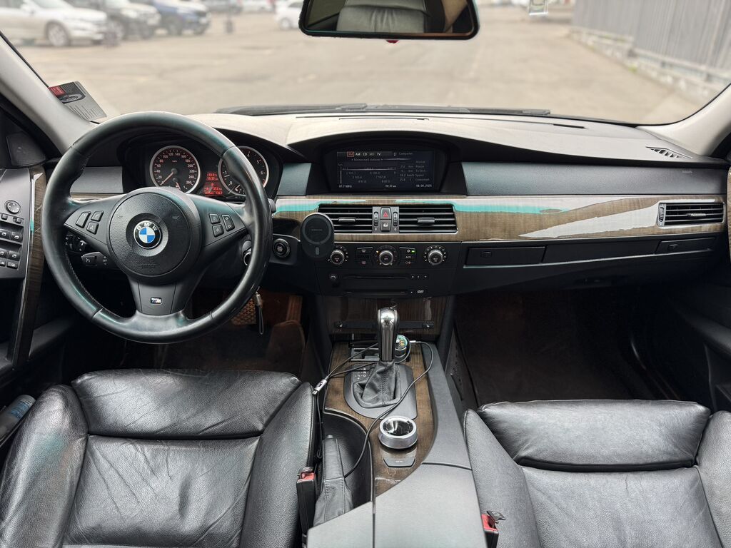 BMW 5 series: 2006 г., 4.8 л, Автомат, Бензин, Седан: фото 3