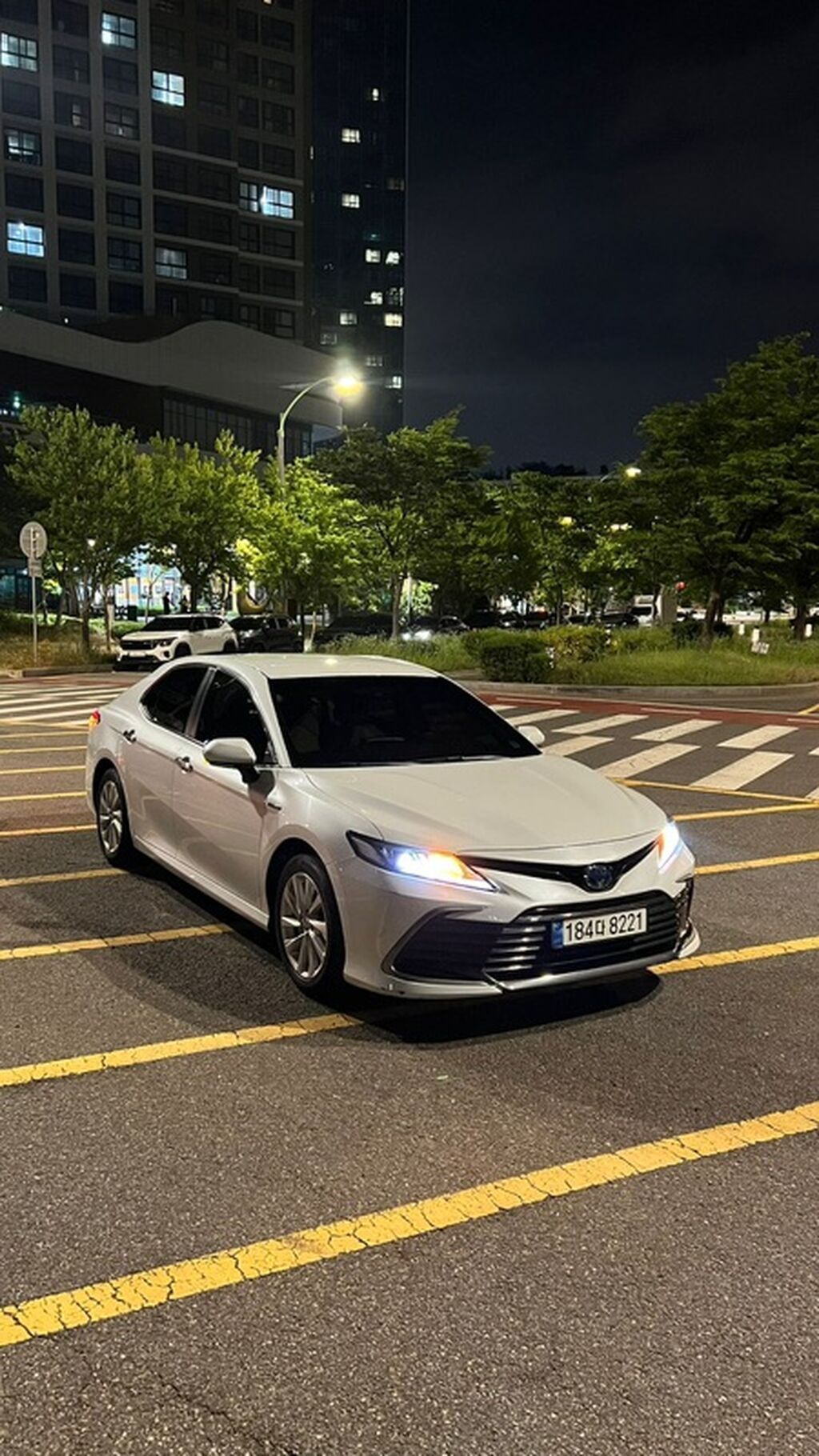 Toyota Camry: 2022 г., 2.5 л, Автомат, Гибрид, Седан: фото 3