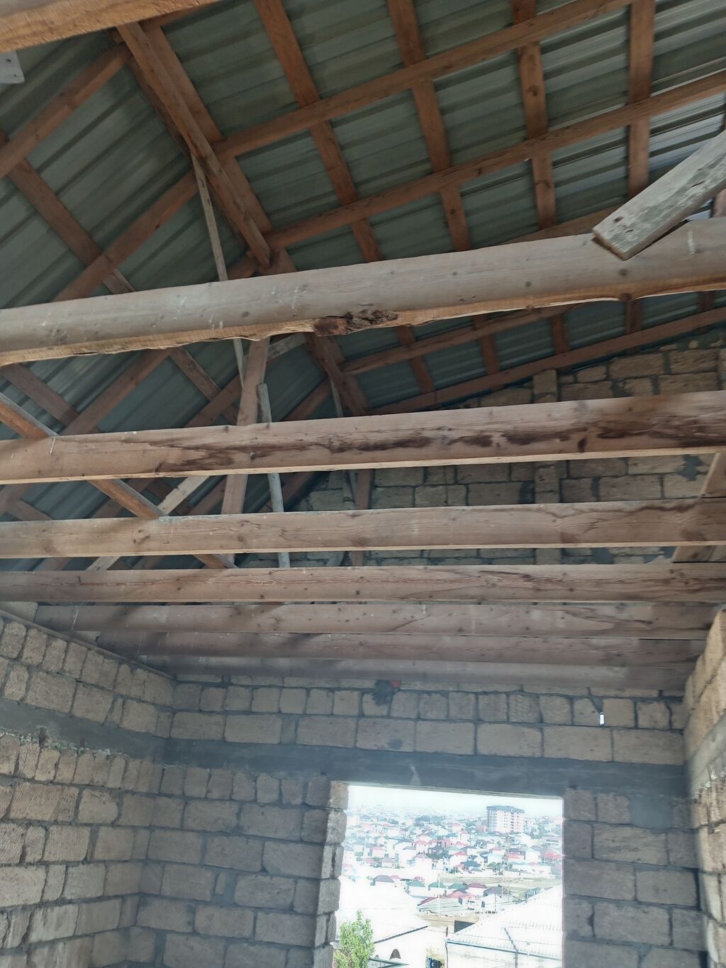4 otaqlı, 120 kv. m, Təmirsiz