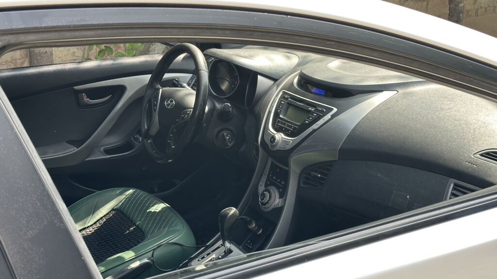 Hyundai Elantra: 2011 г., 1.6 л, Автомат, Бензин, Седан: фото 6