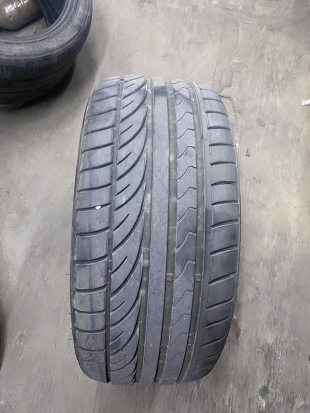 Шины 225 / 40 / R 18, Лето, Б/у, 1 шт, Легковые, Корея, Kumho: фото 2