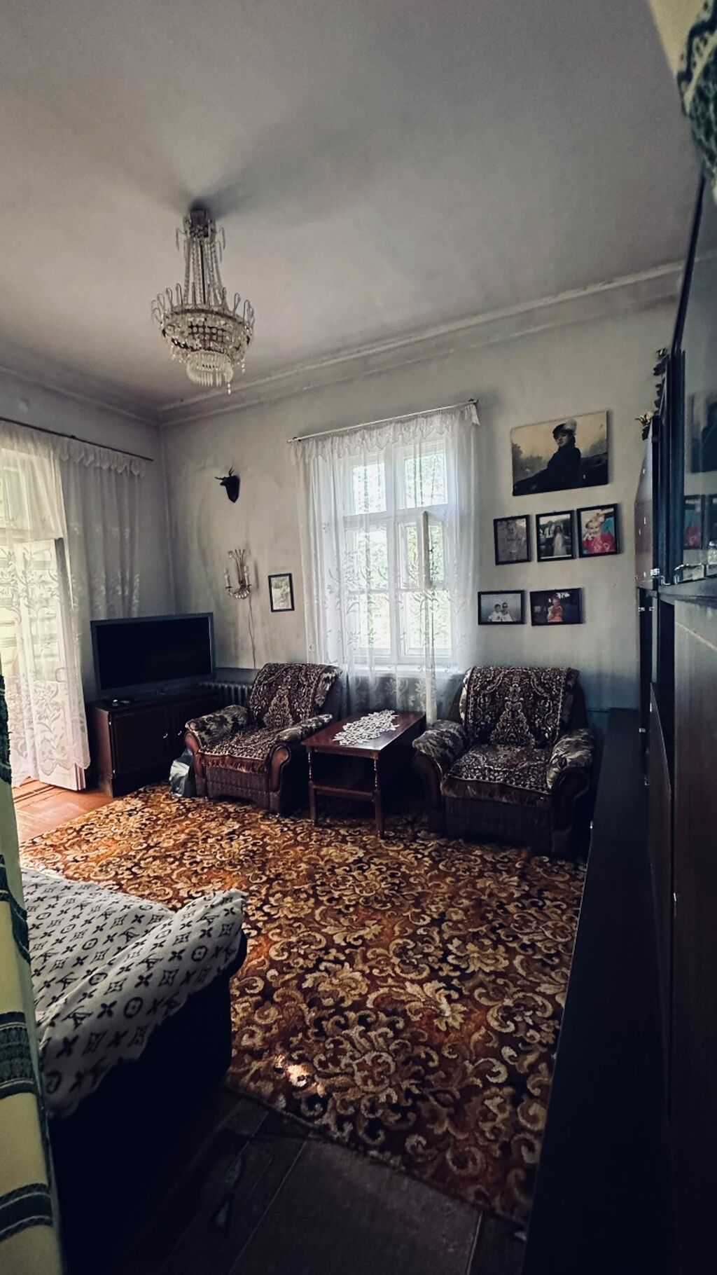 Продается двухкомнатная квартира с высокими потолками и классическим: фото 1