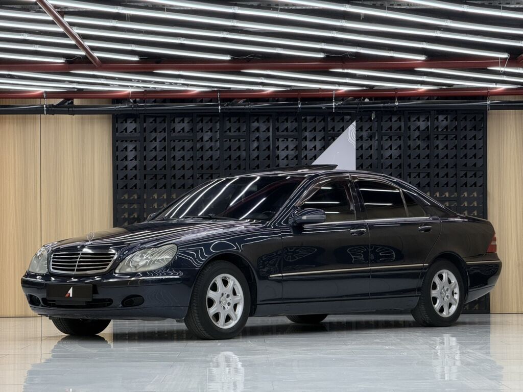 Mercedes-Benz 220: 2002 г., 5 л, Автомат, Бензин, Седан: фото 5