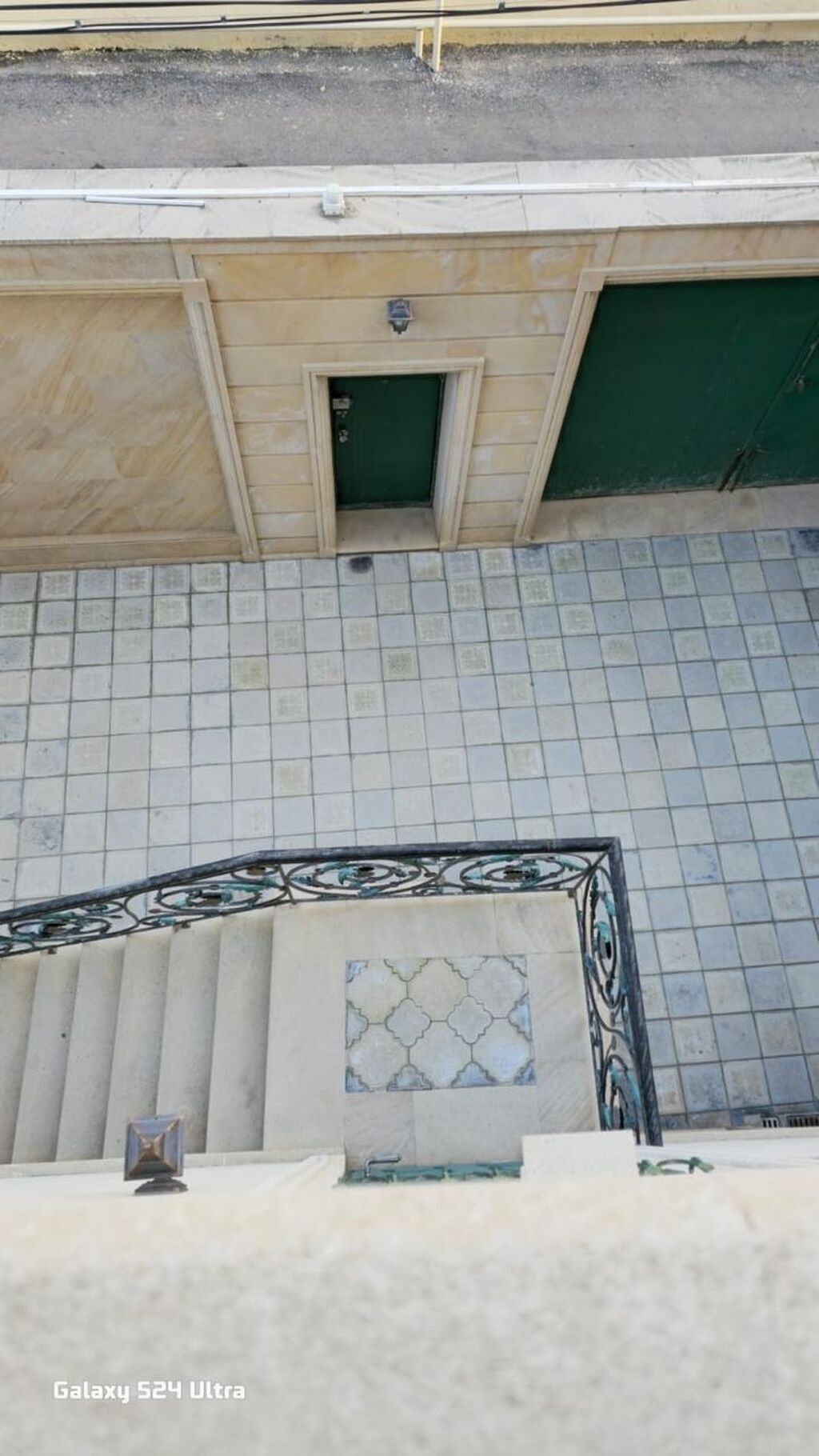 Bakı, 9-cu mikrorayon, 7 otaqlı, Köhnə tikili, m. Memar Əcəmi, 250 kv. m
