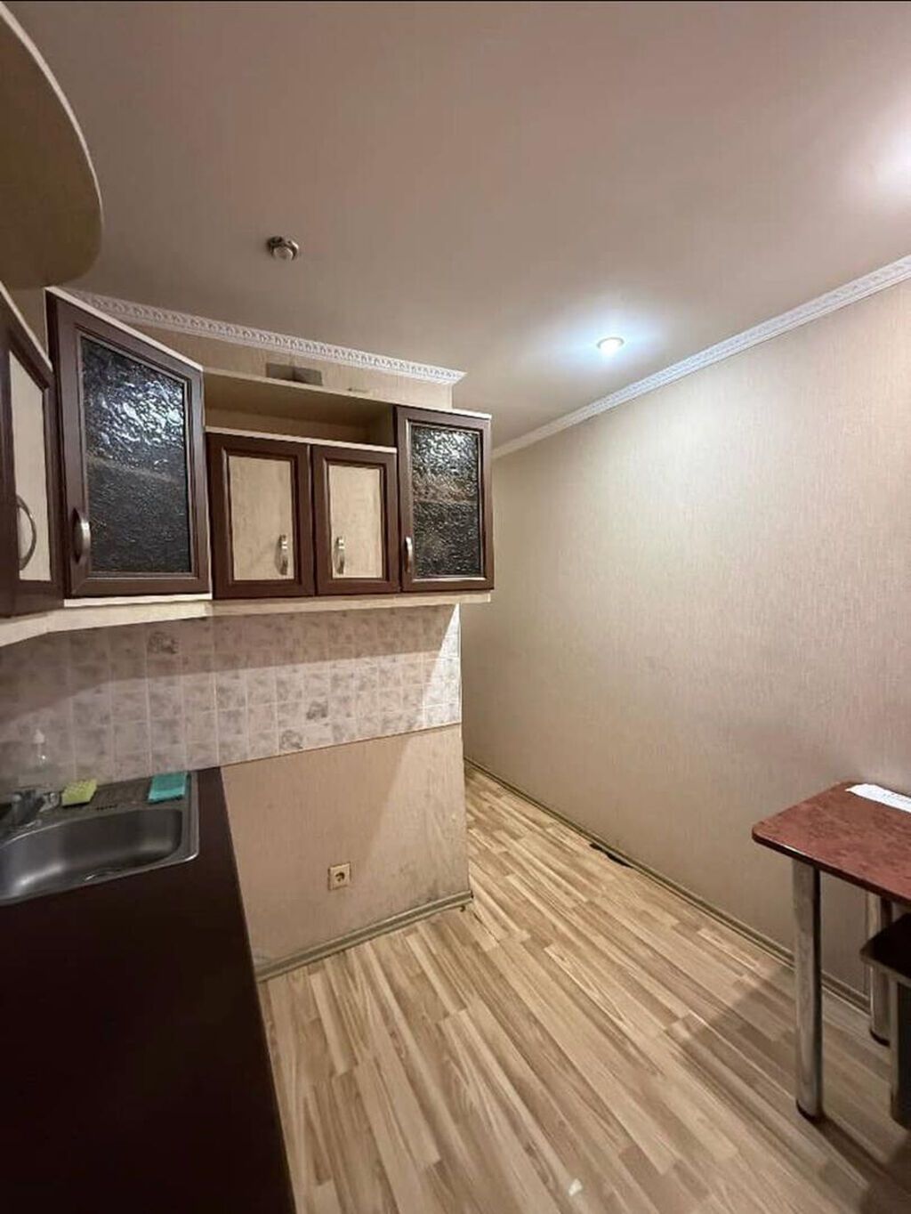 1 комната, 32 м², 7 мкр 104 серия, 1 этаж, Косметический ремонт: фото 2