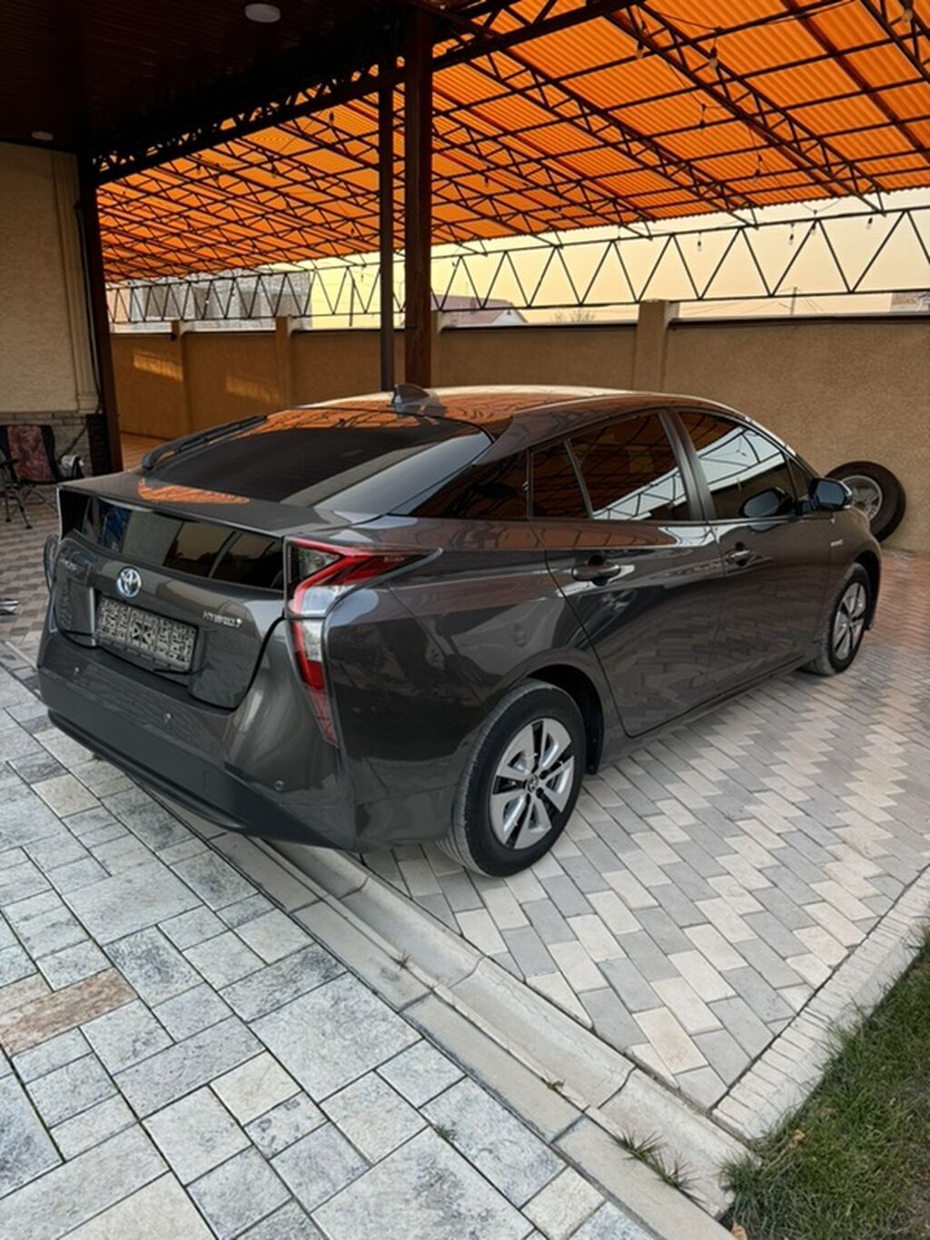 Toyota Prius: 2018 г., Вариатор, Гибрид, Лифтбек: фото 4