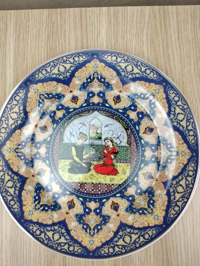 Boşqablar: Dekorativ boşqab. "Leyli və Məcnun". Azərbaycan istehsalı. - lalafo.az Bakı şəhərində Dekorativ boşqab. "Leyli və Məcnun". Azərbaycan istehsalı.