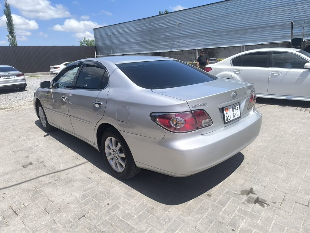 Lexus ES