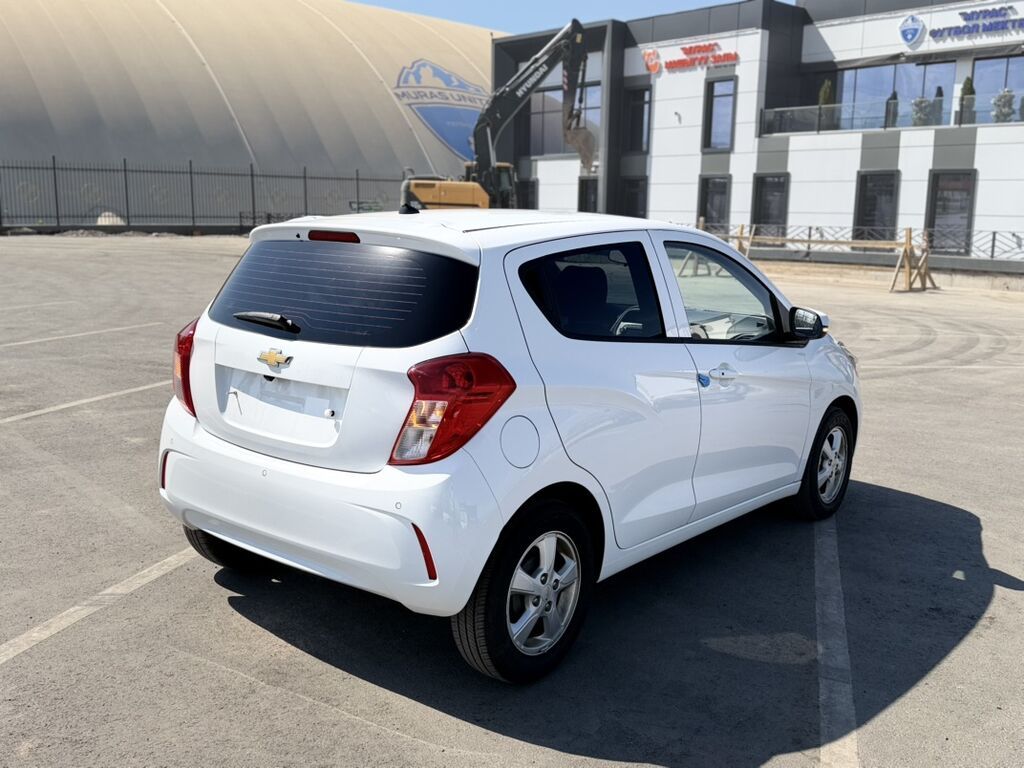 Chevrolet Spark: 2022 г., 1 л, Автомат, Бензин, Хэтчбэк: фото 5