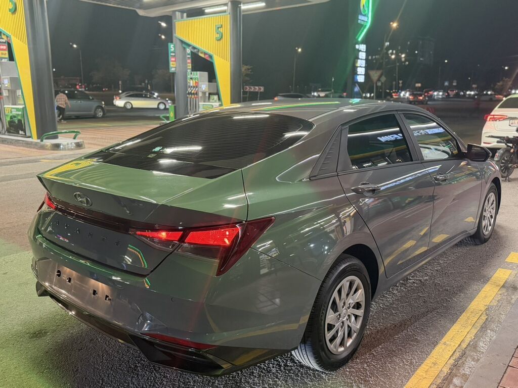 Hyundai Elantra: 2021 г., 1.6 л, Автомат, Бензин, Седан: фото 2