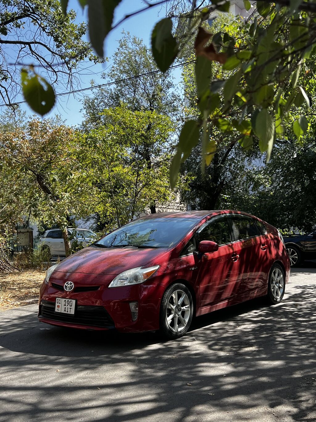 Toyota Prius: 2014 г., 1.8 л, Вариатор, Гибрид, Хэтчбэк: фото 1