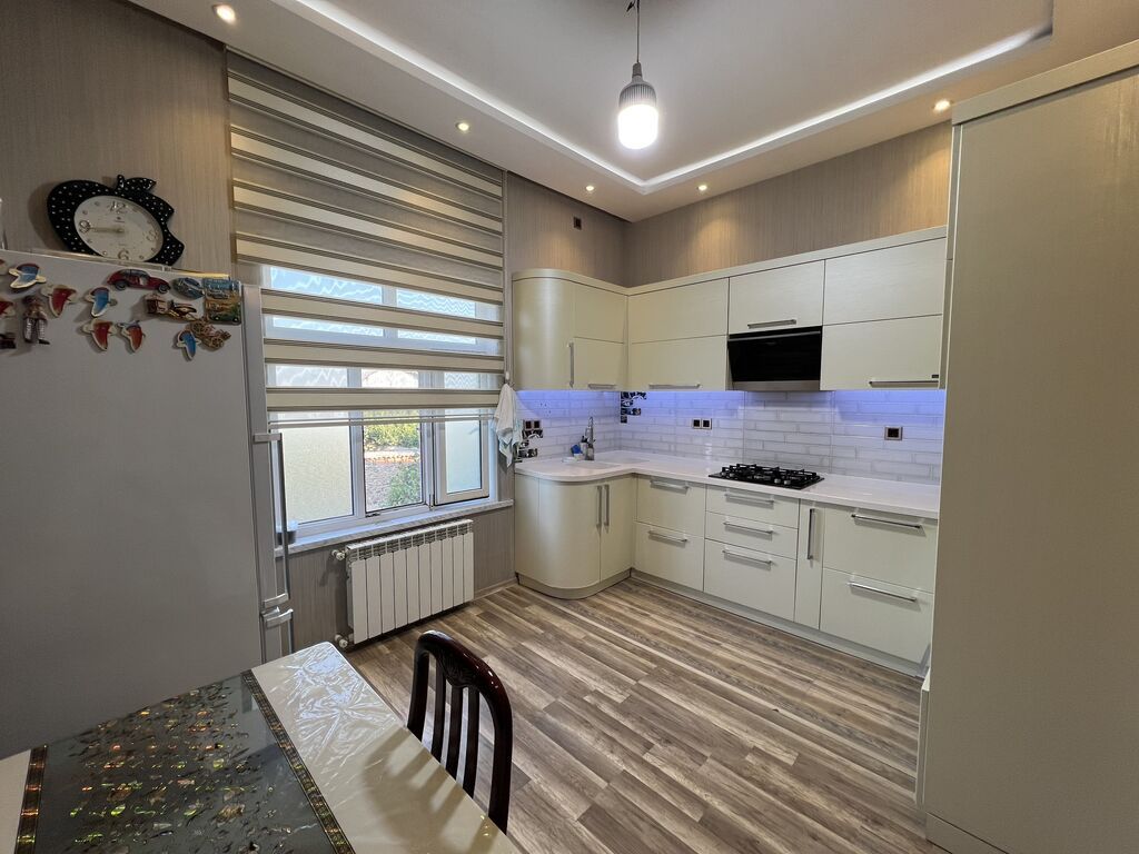 6 otaqlı, 230 kv. m, Kredit var, Yeni təmirli