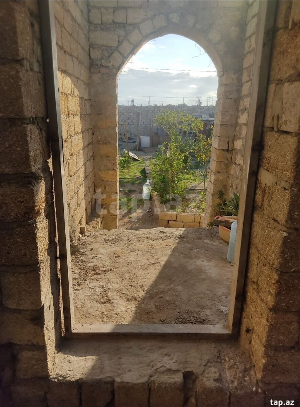 6 otaqlı, 145 kv. m, Kredit var, Təmirsiz