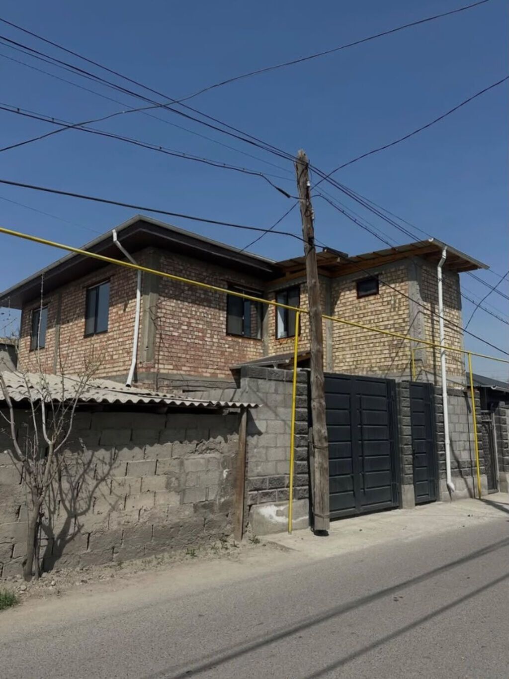 6 комнат, 112 м², 2 соток, Бишкек, Токольдош Риэлтор: фото 2