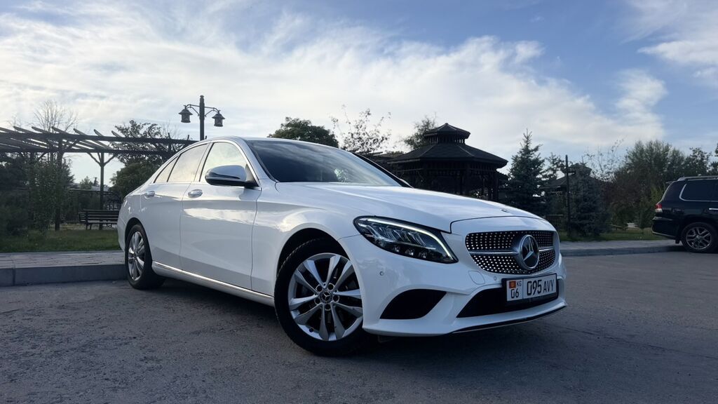 Mercedes-Benz C-Class: 2020 г., 2 л, Автомат, Бензин, Седан: фото 3
