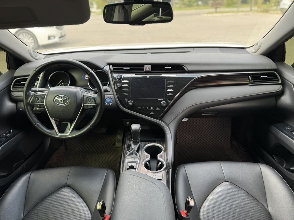Toyota Camry: 2019 г., 2.5 л, Вариатор, Гибрид, Седан: фото 5