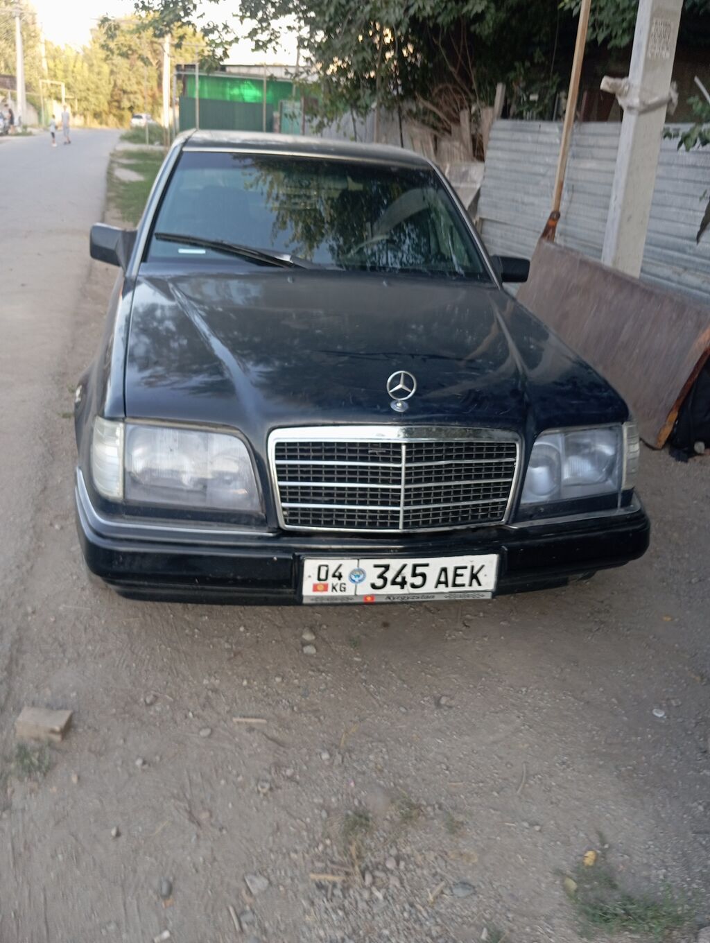 Mercedes-Benz E-Class: 1994 г., 2.2 л, Механика, Бензин, Седан: фото 1