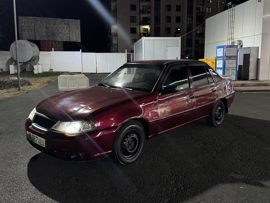 Daewoo Nexia: 2012 г., 1.5 л, Механика, Бензин, Седан: фото 2