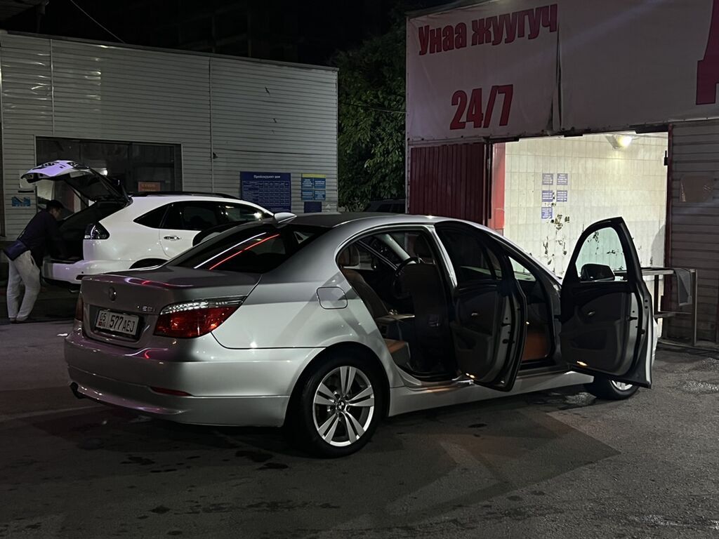 BMW 5 series: 2010 г., 3 л, Автомат, Бензин, Седан: фото 2
