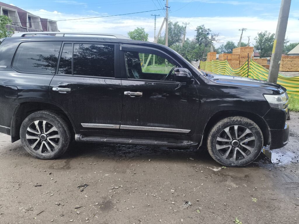 Toyota Land Cruiser: 2011 г., Автомат, Внедорожник: фото 3
