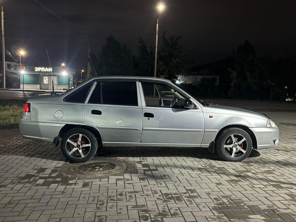 Daewoo Nexia: 2011 г., 1.5 л, Механика, Бензин, Седан: фото 2