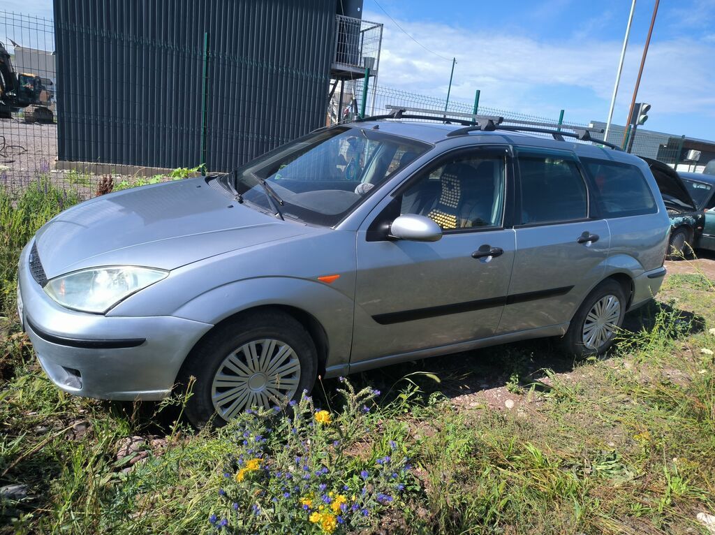 Ford Focus: 2003 г., 1.6 л, Механика, Бензин, Универсал: фото 4