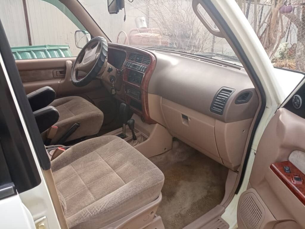 Isuzu Trooper: 2002 г., 3.2 л, Автомат, Газ, Внедорожник: фото 7