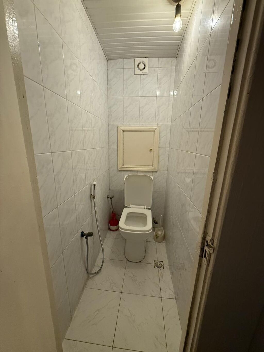 3 otaqlı mənzil kirayə verilir Hənclik metrosuna yaxın tələbə