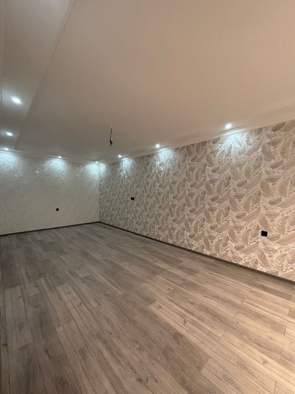 Qaraçuxur qəs. 4 otaqlı, 140 kv. m, Kredit yoxdur, Yeni təmirli