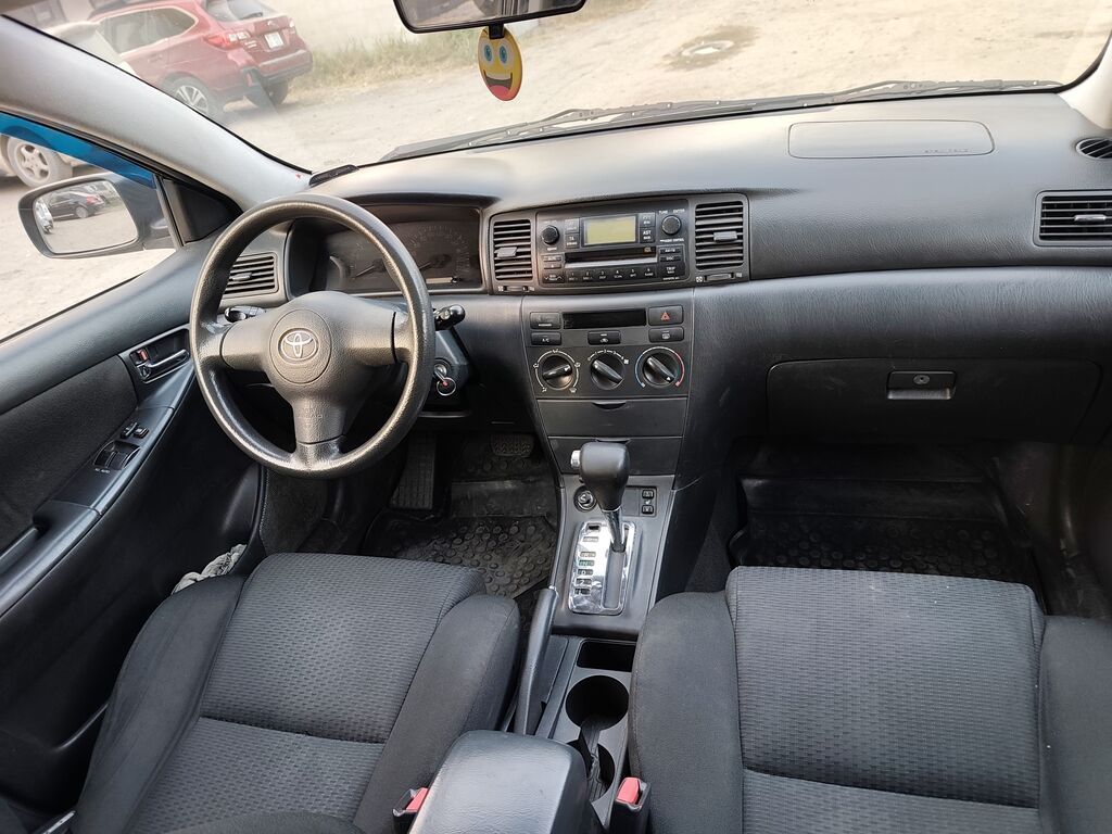 Toyota Corolla: 2005 г., 1.6 л, Автомат, Бензин, Хэтчбэк: фото 5