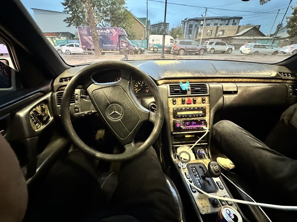 Mercedes-Benz E-Class: 1996 г., 3.2 л, Автомат, Бензин, Седан: фото 5