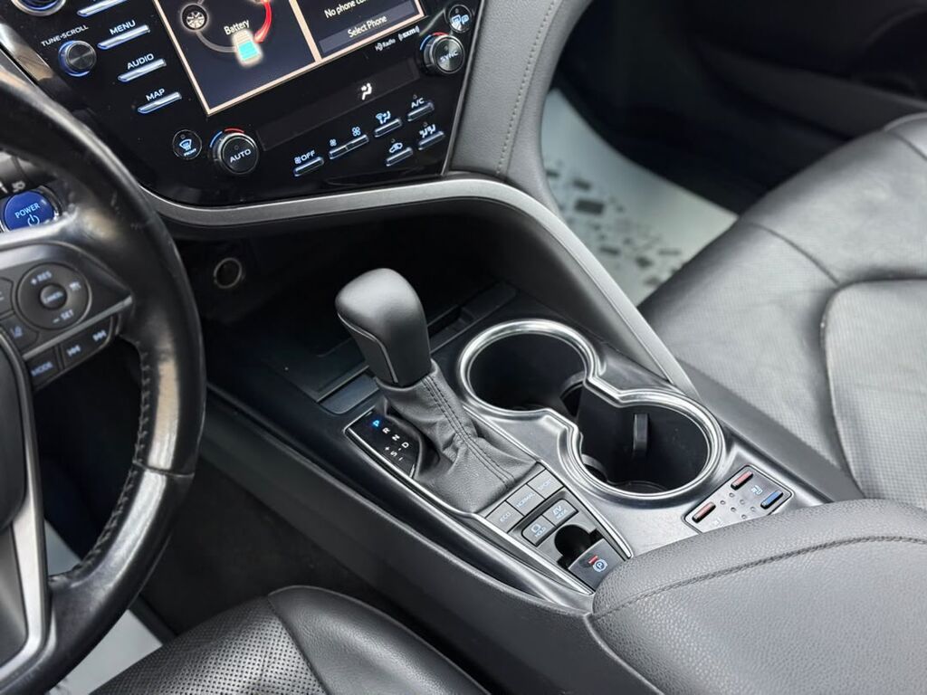 Toyota Camry: 2020 г., 2.5 л, Гибрид, Седан: фото 6