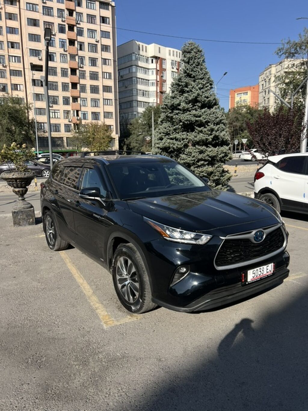 Toyota Highlander: 2020 г., 2.5 л, Автомат, Гибрид, Кроссовер: фото 2