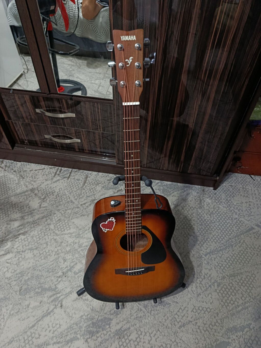 Yamaha F310 — отличная акустическая гитара для начинающих и опытных: фото 1