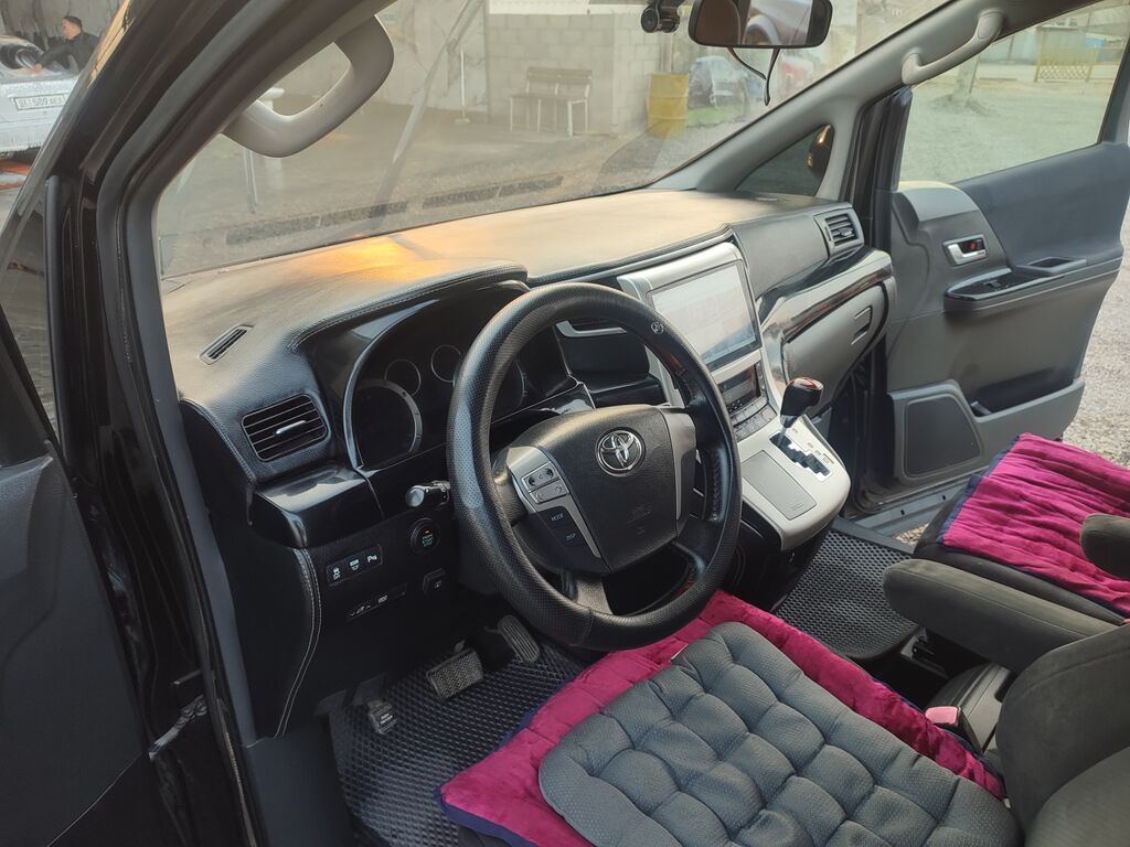 Toyota Alphard 2010, черный минивэн: фото 7