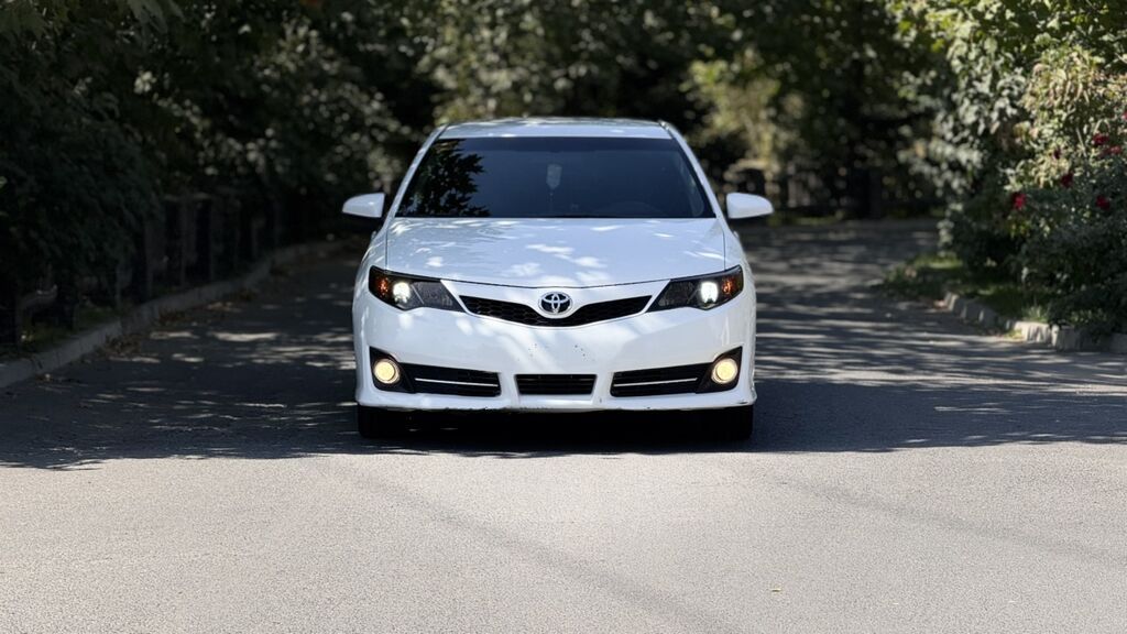 Toyota Camry: 2012 г., 2.5 л, Автомат, Бензин, Седан: фото 2