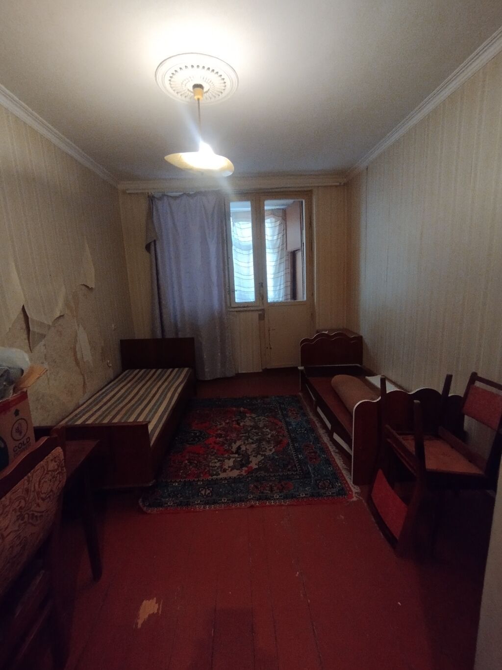 Saray, 3 otaqlı, Köhnə tikili, 73 kv. m