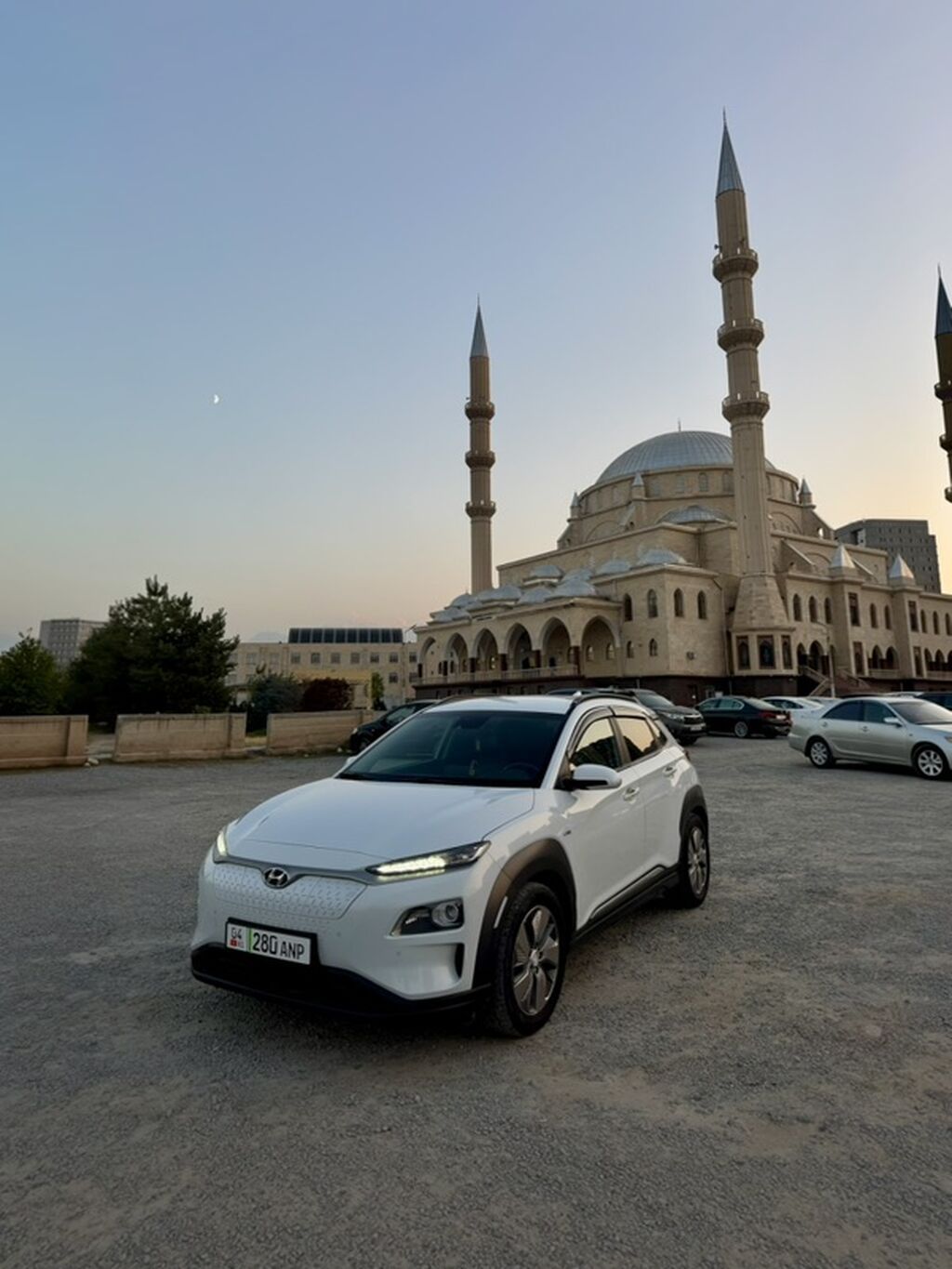 Hyundai Kona: 2018 г., Автомат, Электромобиль, Кроссовер: фото 2