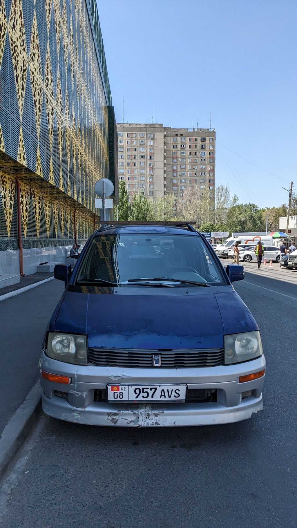Mitsubishi Space Runner: 1999 г., 2.4 л, Механика, Бензин, Минивэн: фото 2