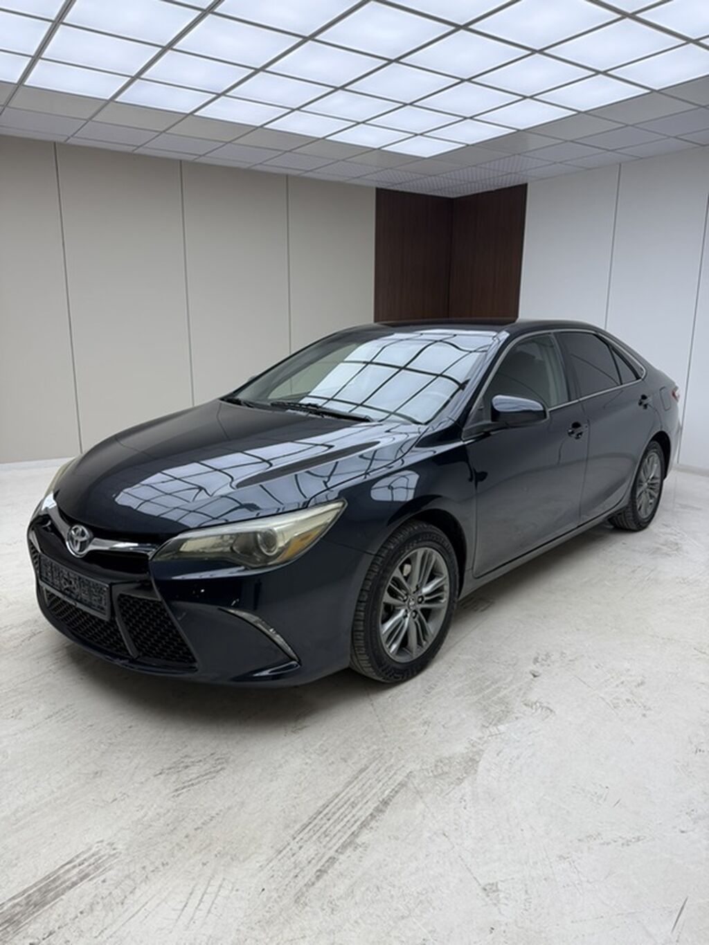 Toyota Camry: 2017 г., 2.5 л, Автомат, Бензин, Седан: фото 2