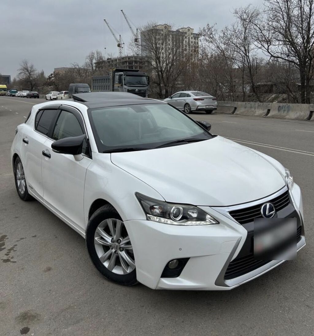 Lexus CT: 2016 г., 1.8 л, Бензин, Хэтчбэк: фото 1