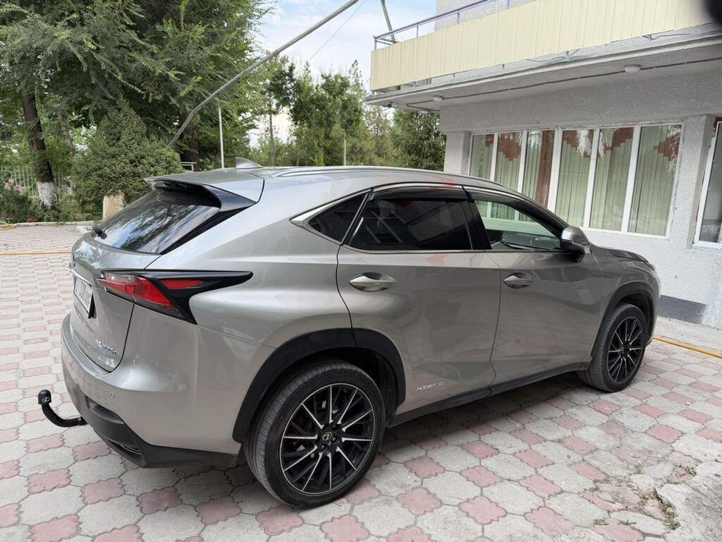 Lexus NX: 2017 г., 2.5 л, Автомат, Гибрид, Кроссовер: фото 4